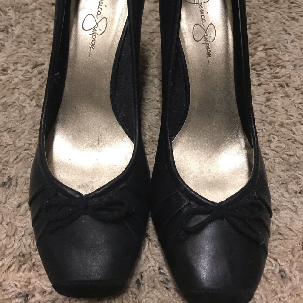 Jessica Simpson heel